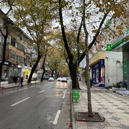 Bliri Myslym Shyri Lägenhet Tirana Exteriör bild
