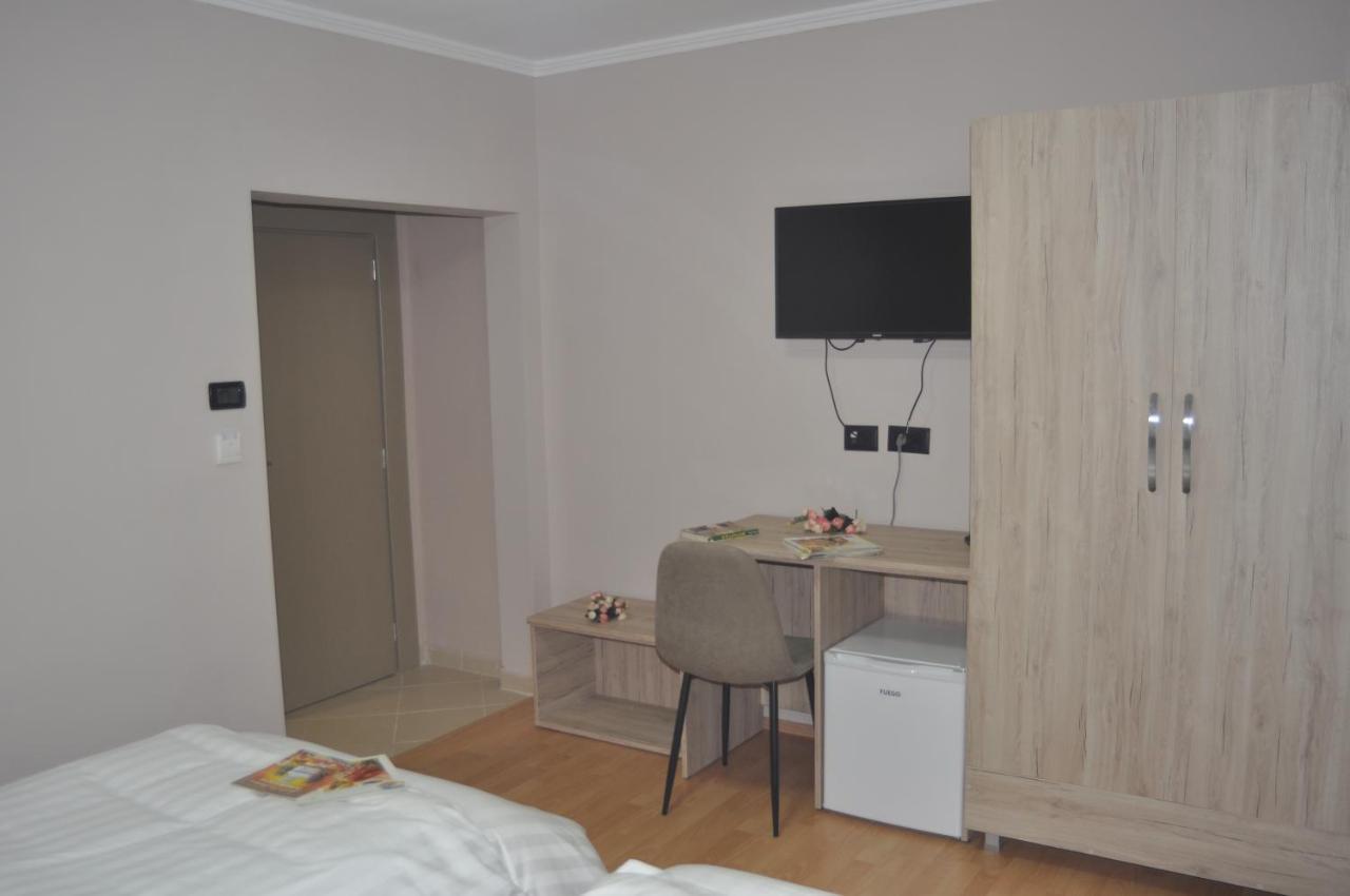 Bliri Myslym Shyri Lägenhet Tirana Exteriör bild