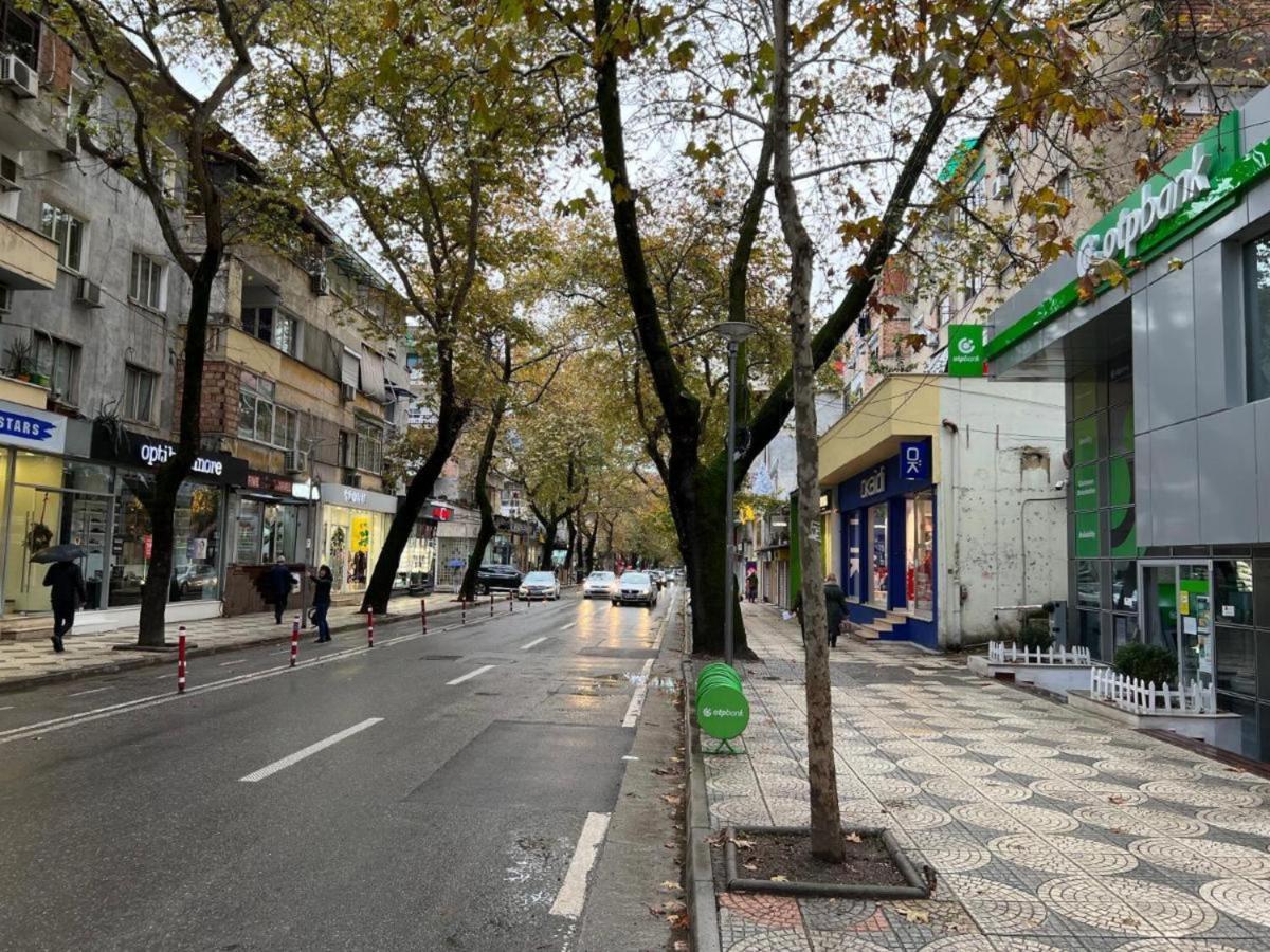 Bliri Myslym Shyri Lägenhet Tirana Exteriör bild